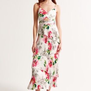 NEW Abercrombie & Fitch Giselle Pleated Tiered Maxi Dress‎ Floral Size Large P